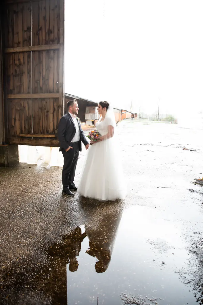 Schlechtes Wetter bei einer Hochzeit