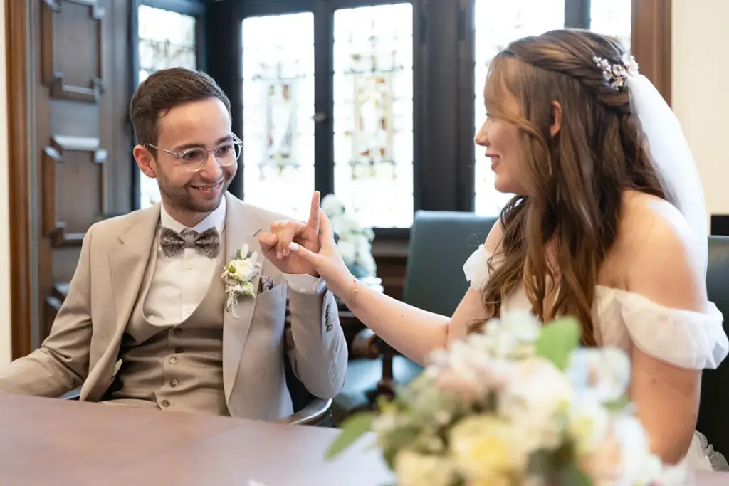 Brautpaar während der Trauung