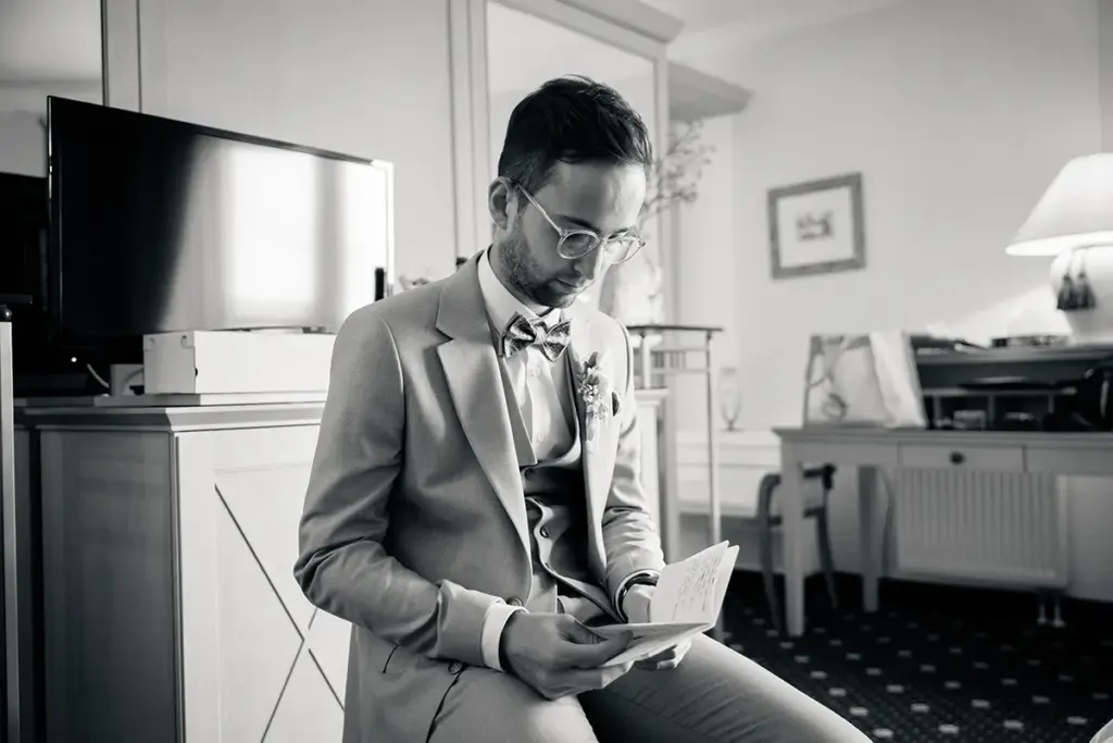 Bräutigam Rede getting ready