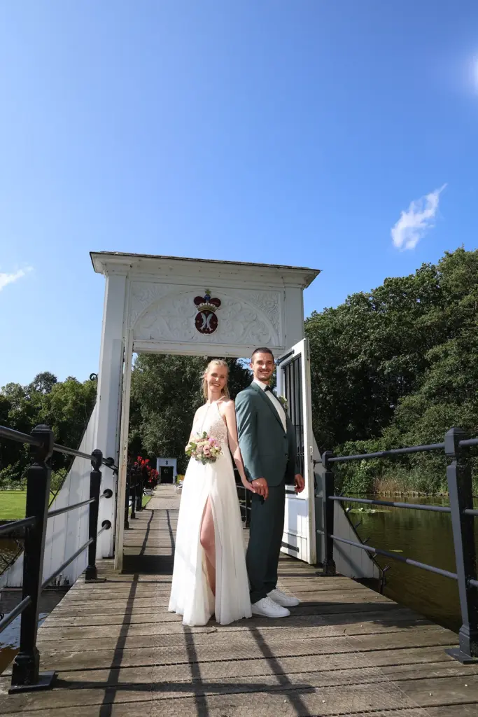 Hochzeitsreportage Hochzeitsfotograf Brautpaar Wasserschloss Anholt