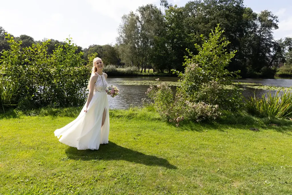 Hochzeitsreportage Hochzeitsfotograf Brautpaar Wasserschloss Anholt