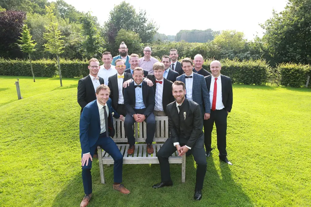 Colles Männergruppenportrait bei der Hochzeisreportage