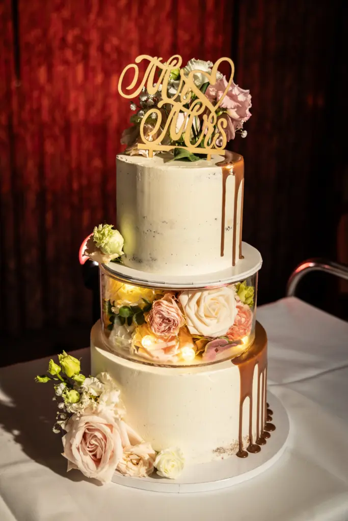 Nahaufnahme der Hochzeitstorte